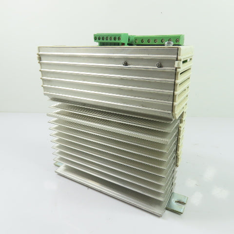 Lenze 33.8202_E Frequency Inverter Drive E220/240V 9A 50/60Hz