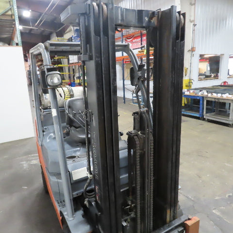 Toyota 8FGCU25 5000Lbs. 3 Stage LP Gas Forklift 189" Lift 42" x 4" Forks 2016