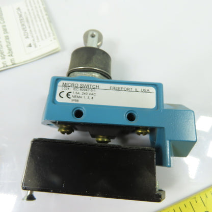 Honeywell BZE6-2RN80 Micro Switch Roller Plunger Limit Switch 240VAC NEW