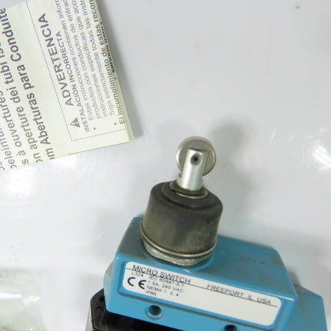 Honeywell BZE6-2RN80 Micro Switch Roller Plunger Limit Switch 240VAC NEW