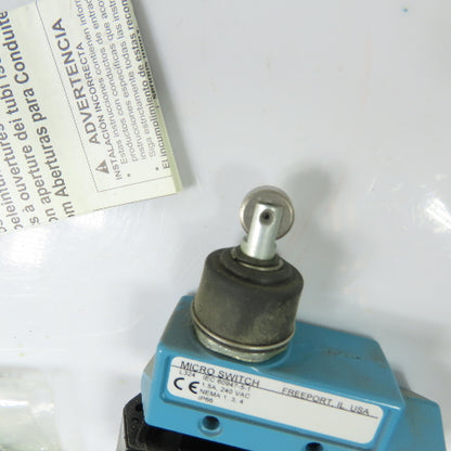 Honeywell BZE6-2RN80 Micro Switch Roller Plunger Limit Switch 240VAC NEW