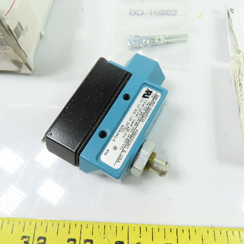 Honeywell BZE6-2RQ-S Micro Switch Limit Switch 15A 125/250/480VAC 2A 600VAC NEW