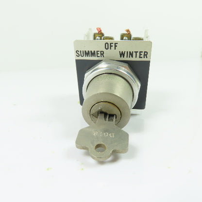Allen-Bradley 800T-J44Q1 Key Operated Selector Switch NEMA 4 13 Series T