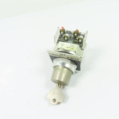Allen-Bradley 800T-J44Q1 Key Operated Selector Switch NEMA 4 13 Series T