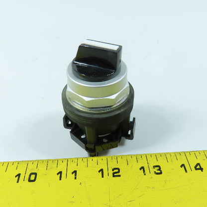 Eaton HT8JAH3A 2-Position Selector Switch with Grounding Kit