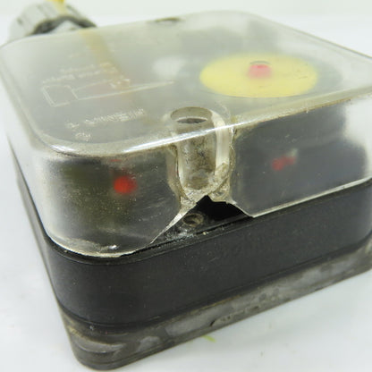 Dungs GMH-A2-4-4 Gas Pressure Switch 1-20 inW.C. 7 psi Max NEMA 4