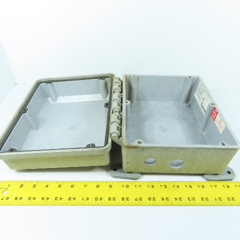 Carlon CJ1085 10" x 8" x 6" Hinged Non-Metallic NEMA 4X Electrical Enclosure