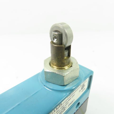 Honeywell BZE6-2RQ81 Micro Switch Limit Switch Roller Plunger 240VAC NEW