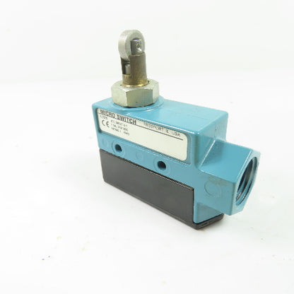 Honeywell BZE6-2RQ81 Micro Switch Limit Switch Roller Plunger 240VAC NEW