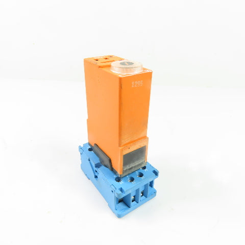 Syrelec OAR2U 110V Delay-On-Make Timer Relay DPDT 10A 240VAC Out w/ Socket Base