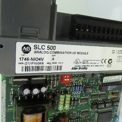 Allen-Bradley 1746-NIO4V SLC 500 Analog Combination I/O Module Ser A
