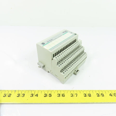 Allen-Bradley 1794-OB8EP Flex I/O 8-Point 24VDC Output Module Ser A W/ Base