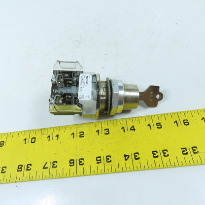 Allen-Bradley 800T-H31 Key Operated 2-Position Selector Switch 600VAC