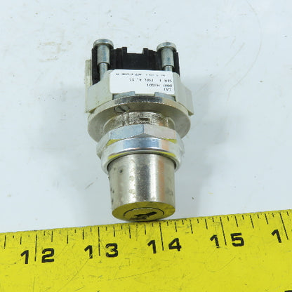 Allen-Bradley 800T-H31D1 2-Position Keyed Selector Switch Operator No Key