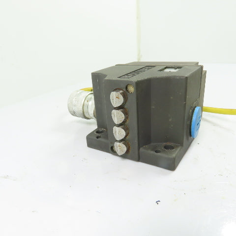 Balluff BNS029N BNS 819-B04-D12-61-12-10-FD Limit Switch