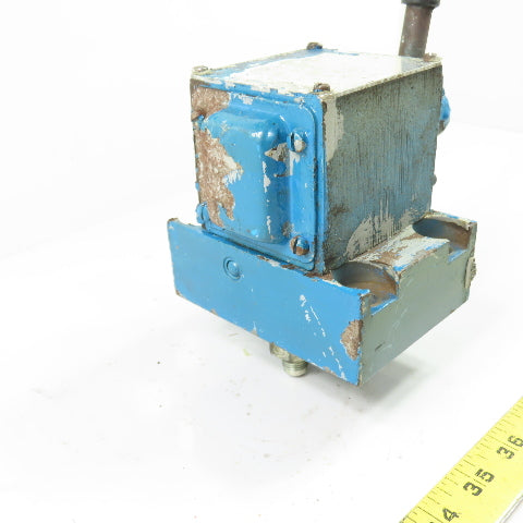 6130-02-42 4-Way Manual Lever Hydraulic Directional Control Valve