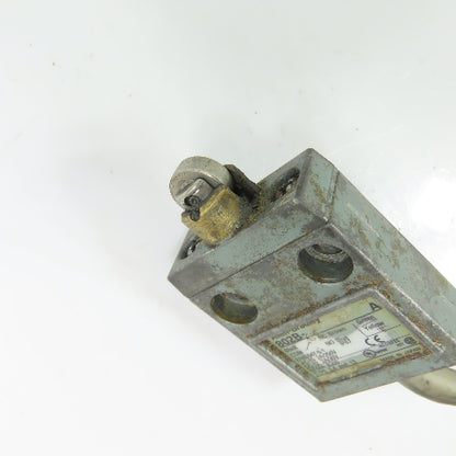 Allen-Bradley 802B-CSADXSXC3 Compact Limit Switch Roller Lever 250VAC