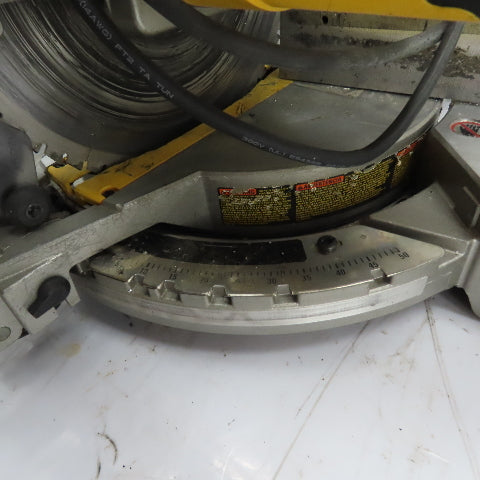 DeWalt DW715 12" Single-Bevel Compound Miter Saw 120VAC 15A 4000RPM