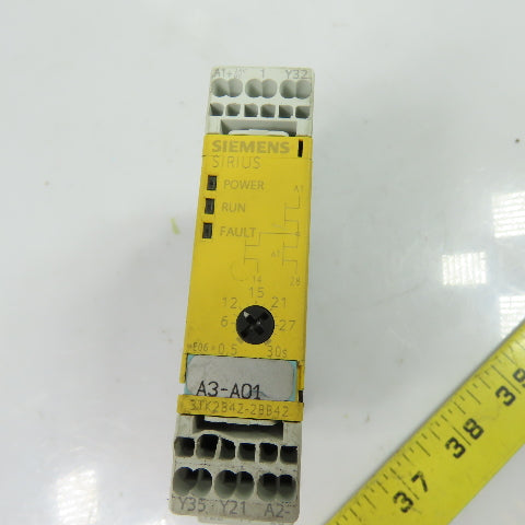 Siemens 3TK2842-2BB42 24VDC Sirius Safety Relay 0.5-30s