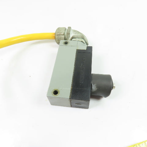 Square D Y054E 9007-Y54E Plunger Limit Switch 600V Ser A