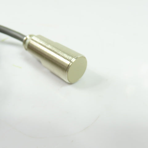 Omron F92A-C-1 M18 Inductive Proximity Sensor