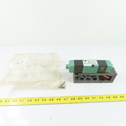 Numatics 228-703B 082SS415K000030 Solenoid Air Valve w/Manifold Base 110-120VAC