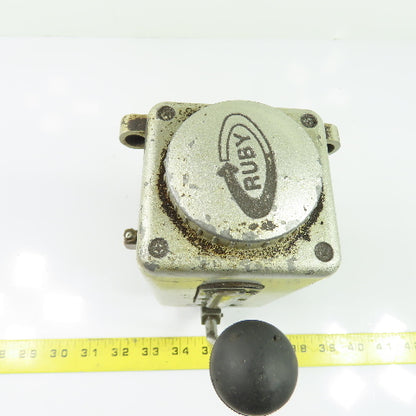 Ruby LT-8 Manual Lever-Actuated Oil Reservoir Lubricator Pump 0.6l 8cc