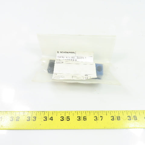 Schmersal 101213821 RST 36-1-R Latching Magnetic Safety Sensor Actuator IP69