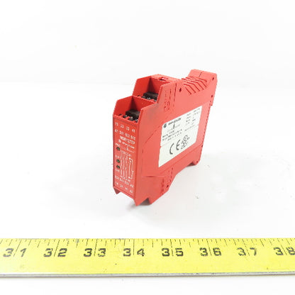 Allen-Bradley 440R-N23131 Guardmaster MSR127TP Safety Relay 115VAC Ser A