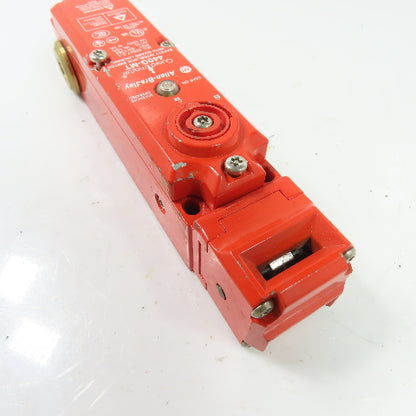 Allen-Bradley 440G-MT47011 Guardmaster Safety Interlock Switch W/ Guard Locking