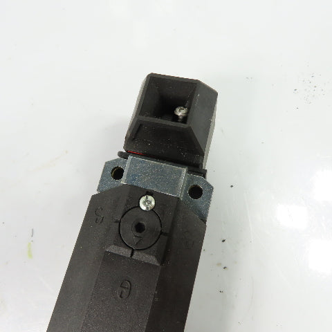 Jokab Safety JSNY9S-24VUC Solenoid Safety Interlock Switch 24V AC/DC IP67