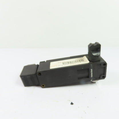 Jokab Safety JSNY9S-24VUC Solenoid Safety Interlock Switch 24V AC/DC IP67