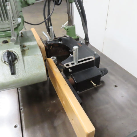 Delta Invicta 43780 RS 15 7.5Hp 5-Speed Wood Shaper w/Holz Power Feeder 220/460V