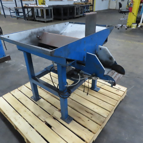 36" x 24" Open Top Vibratory Feed Hopper 115V Syntron BF-O1-C
