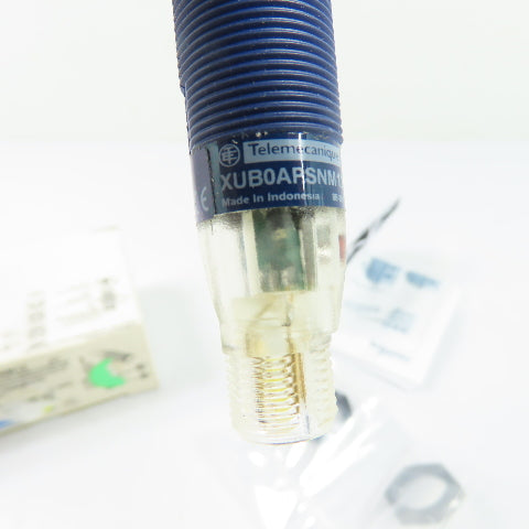 Telemecanique XUB0APSNM12 Photoelectric Proximity Sensor 12-24VDC NEW