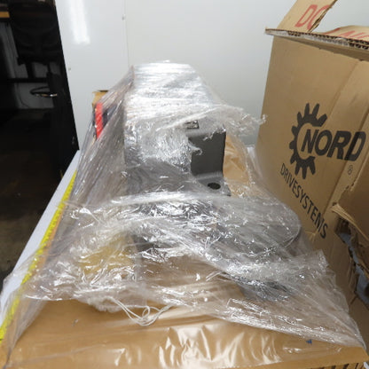 NORD SK4282AZSH F Helical Gear Reducer 15.20:1 Ratio 115 RPM NEW