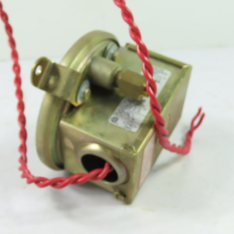 Dwyer 1910-0 Differential Pressure Switch 125/250/480VAC