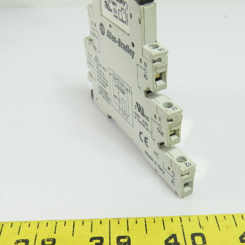 Allen-Bradley 700-HLT1U1 Relay Socket Base w/ 700-TBR24 Relay 24VDC 6A 250VAC