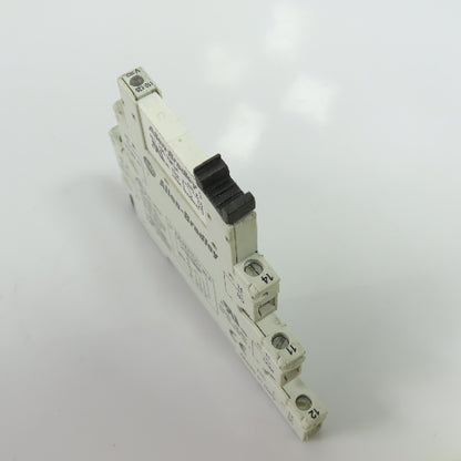 Allen-Bradley 700-HLT1U1 Relay Socket Base w/ 700-TBR24 Relay 24VDC 6A 250VAC