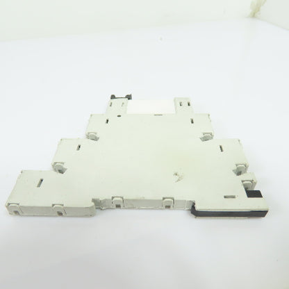 Allen-Bradley 700-HLT1U1 Relay Socket Base w/ 700-TBR24 Relay 24VDC 6A 250VAC