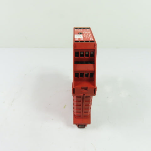 Allen-Bradley MSR5T 440R-B23020 Guardmaster Safety Monitoring Relay 24V Ser C