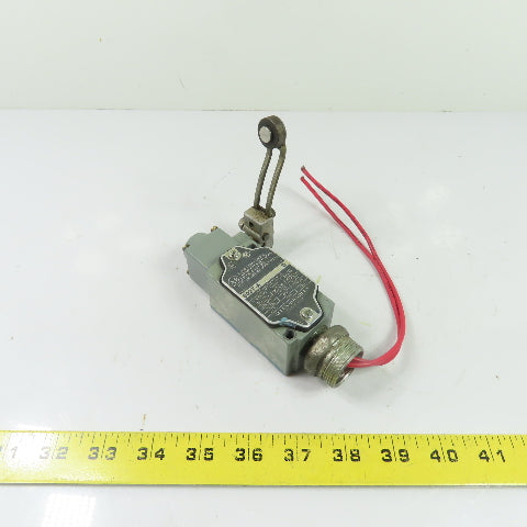Allen-Bradley 802T-A Oiltight Roller Lever Limit Switch 120-600VAC Ser D