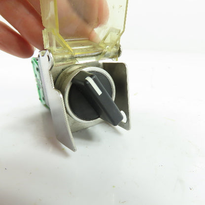 Allen-Bradley 800E-AL01 2-Position Selector Switch w/ Locking Cover