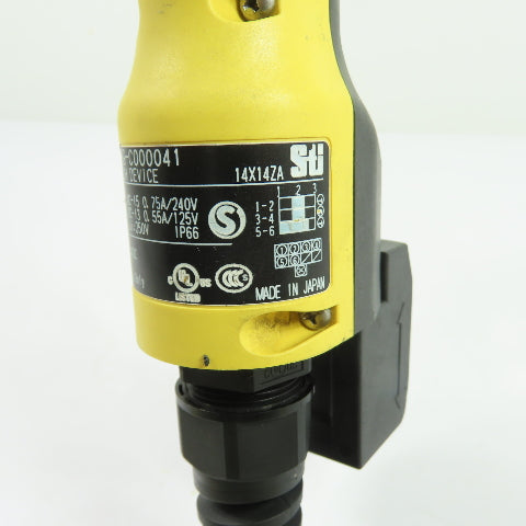 Omron A4EG-C000041 Safety Enabling Switch Device 240VAC