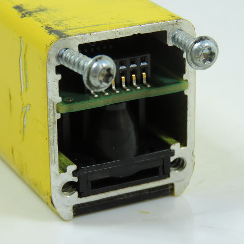 Schmersal SLC440COM-R-0410-14 Safety Beam Light Curtain Receiver Missing End Cap