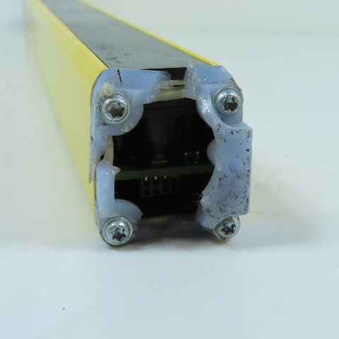 Schmersal SLC440COM-E-0410-14 Safety Beam Light Curtain Emitter Broken End Cap