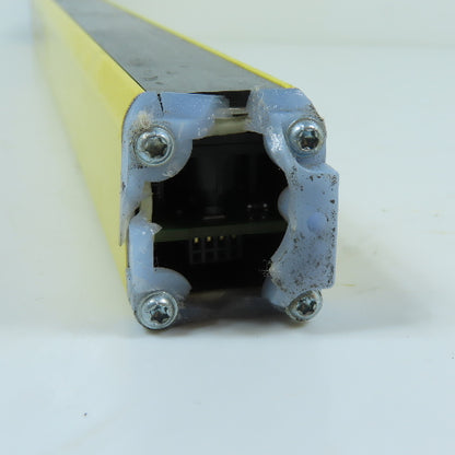 Schmersal SLC440COM-E-0410-14 Safety Beam Light Curtain Emitter Broken End Cap
