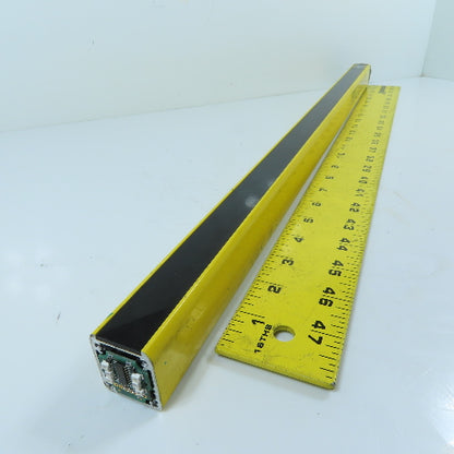 Schmersal SLC440-R0570-1401 Safety Beam Light Curtain Receiver Missing End Cap
