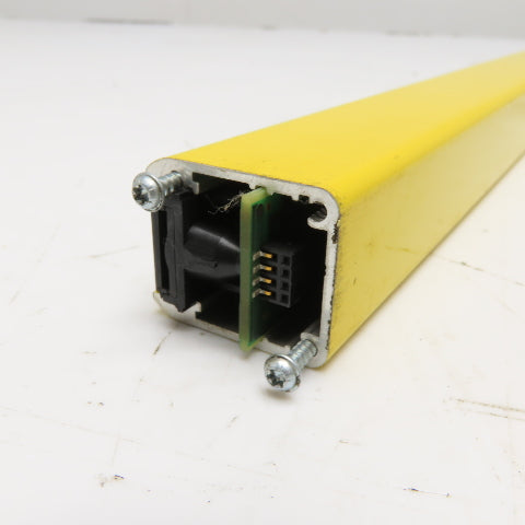 Schmersal SLC440COM-E-0890-14 Safety Beam Light Curtain Emitter Missing Endcap