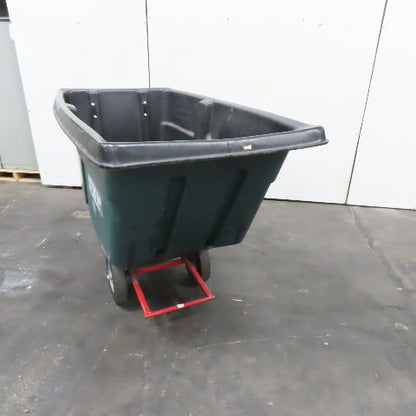 Rubbermaid No. 1314 1 Cubic Yard Commercial Plastic Hopper Tilt Truck 850Lbs.